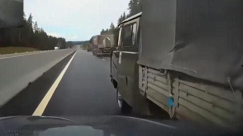 国产车撞卡车视频,国产车与卡车相撞事故现场惊心动魄