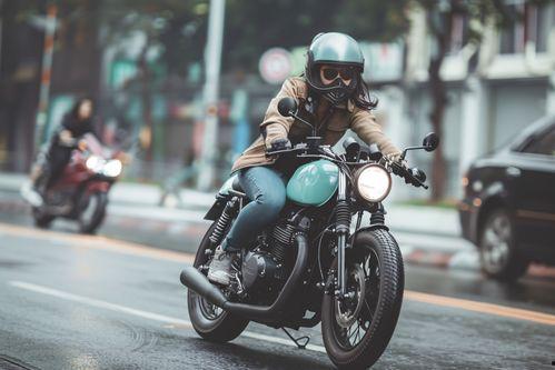 机车飙车视频国产